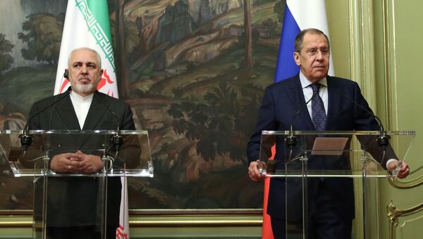 Министр иностранных дел РФ Сергей Лавров (справа) и министр иностранных дел Исламской Республики Иран Мухаммад Джавад Зариф - Sputnik Армения