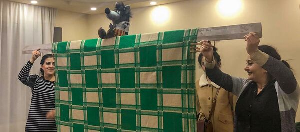 Театральная труппа Гос.театра имени Мкртича Хандамиряна из Шуши представила кукольный спектакль для детей из Карабаха (7 октября 2020). Гюмри Театральная труппа Гос.театра имени Мкртича Хандамиряна из Шуши представила кукольный спектакль для детей из Карабаха (7 октября 2020). Гюмри - Sputnik Արմենիա