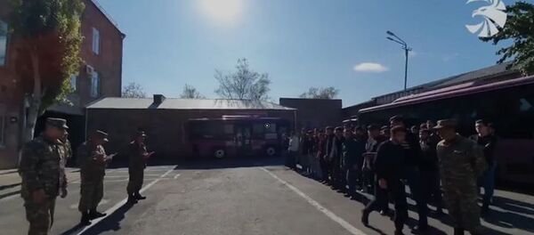 Сын премьер-министра Армении Ашот Пашинян находится среди добровольцев - Sputnik Արմենիա