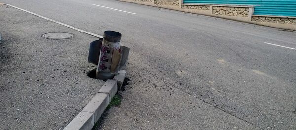 Последствия вражеских обстрелов (8 октября 2020). Степанакерт - Sputnik Армения