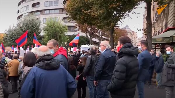 Армянская диаспора протестует у посольства Турции в Париже в связи с конфликтом в НКР - Sputnik Արմենիա