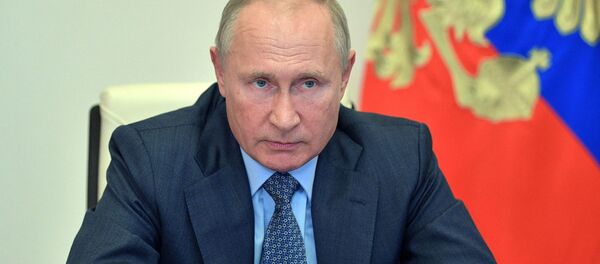 Президент РФ Владимир Путин во время совещания в режиме видеоконференции по вопросам по вопросам МЧС РФ (8 октября 2020). Ново-Огарево - Sputnik Армения