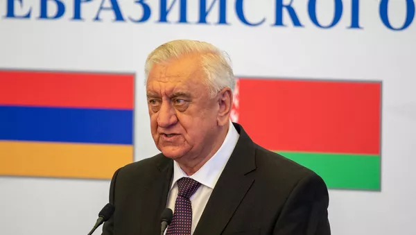 Председатель Коллегии Евразийской экономической комиссии Михаил Мясникович на заседании Евразийского межправительственного совета (9 октября 2020). Еревaн - Sputnik Армения