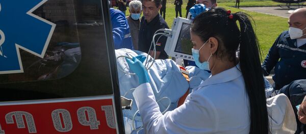 Военный обозреватель Юрий Котенок доставлен в медцентр Эребуни (9 октября 2020). Еревaн - Sputnik Армения