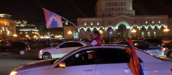 Ավտոերթ Երևանում` Արցախը ճանաչելու պահանջով Ավտոերթ Երևանում` Արցախը ճանաչելու պահանջով - Sputnik Արմենիա