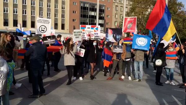 Армянская община Эстонии организовала марш мира (12 октября 2020). Таллинн - Sputnik Армения