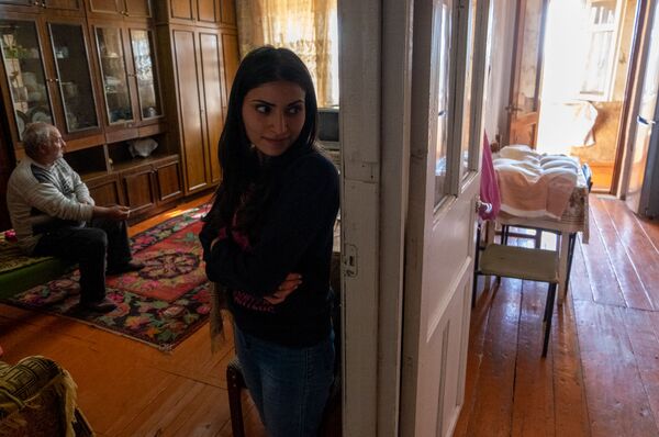 Эта страшная война։ семья, пережившая бакинские погромы, приютила родных из Карабаха Эта страшная война։ семья, пережившая бакинские погромы, приютила родных из Карабаха - Sputnik Армения