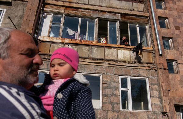 Эта страшная война։ семья, пережившая бакинские погромы, приютила родных из Карабаха Эта страшная война։ семья, пережившая бакинские погромы, приютила родных из Карабаха - Sputnik Армения