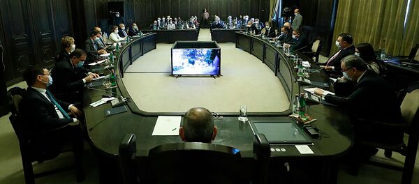 Премьер-министр Никол Пашинян встретился с руководителями аккредитованных в Армении представительств иностранных государств и международных организаций (12 октября 2020). Еревaн - Sputnik Армения