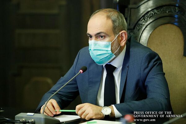 Признанием Карабаха предотвратить гуманитарную катастрофу: Пашинян обратился к послам Признанием Карабаха предотвратить гуманитарную катастрофу: Пашинян обратился к послам - Sputnik Армения