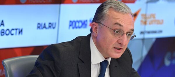 Министр иностранных дел Армении Зограб Мнацаканян во время онлайн-конференции в Международном мультимедийном пресс-центре МИА Россия сегодня(12 октября 2020). Москва - Sputnik Армения