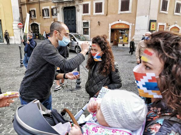 Հայերն ընդդեմ ահաբեկչության. Հռոմում անցկացված ակցիային նաև իտալացիներ են մասնակցել - Sputnik Արմենիա