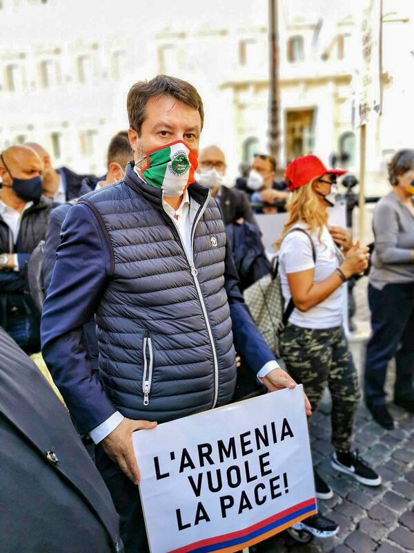 Հայերն ընդդեմ ահաբեկչության. Հռոմում անցկացված ակցիային նաև իտալացիներ են մասնակցել - Sputnik Արմենիա