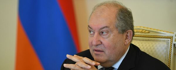 Президент Армен Саркисян встретился с европейскими журналистами, освещающими войну в Карабахе (13 октября 2020). Еревaн - Sputnik Армения