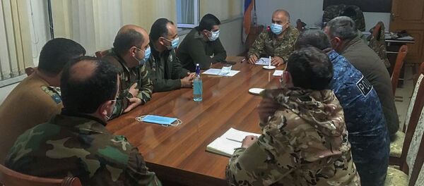 Президент Карабаха Араик Арутюнян во время совещания в Аскеранском районе (13 октября 2020). Карабах - Sputnik Արմենիա