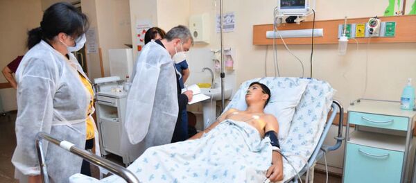 Специальная рабочая группа навещает раненого в больнице Сурб Аствацамайр (14 октября 2020). Варденис Специальная рабочая группа навещает раненого в больнице Сурб Аствацамайр (14 октября 2020). Варденис - Sputnik Արմենիա