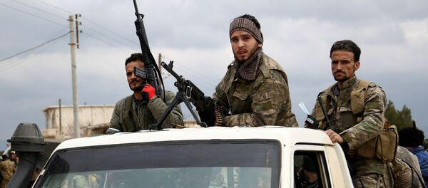Поддерживаемые Турцией боевики сирийской оппозиции на автомобиле к северо-востоку от города Африн (21 февраля 2018). Сирия Поддерживаемые Турцией боевики сирийской оппозиции на автомобиле к северо-востоку от города Африн (21 февраля 2018). Сирия - Sputnik Արմենիա
