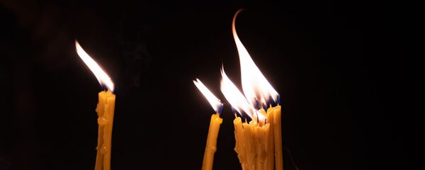 Зажженные свечи Зажженные свечи - Sputnik Արմենիա