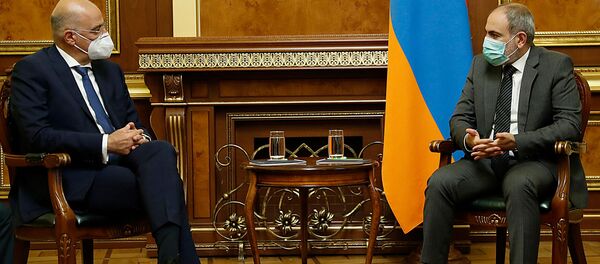 Премьер-министр Армении Никол Пашинян встретился с министром иностранных дел Греции Никосом Дендиасом (16 октября 2020). Еревaн - Sputnik Армения