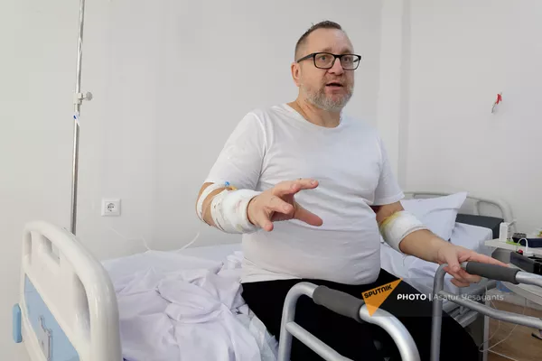Раненный в Шуши Юрий Котенок рассказал, в чем специфика войны в Карабахе Раненный в Шуши Юрий Котенок рассказал, в чем специфика войны в Карабахе - Sputnik Армения