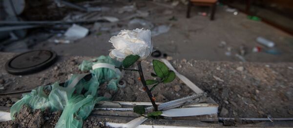 Пострадавший от обстрелов ВС Азербайджана магазин для новобрачных в Степанакерте, Карабах Пострадавший от обстрелов ВС Азербайджана магазин для новобрачных в Степанакерте, Карабах - Sputnik Արմենիա