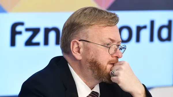 Виталий Милонов во время презентации Фонда защиты национальных ценностей (10 апреля 2019). Москвa - Sputnik Армения