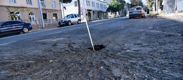 Последствия ночного ракетного обстрела Степанакерта (17 октября 2020). Карабах - Sputnik Արմենիա