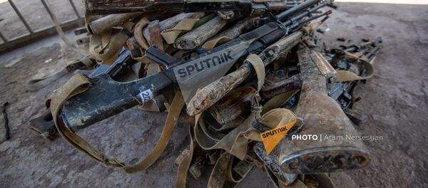 Конфискованное оружие у ВС Азербайджана - Sputnik Армения