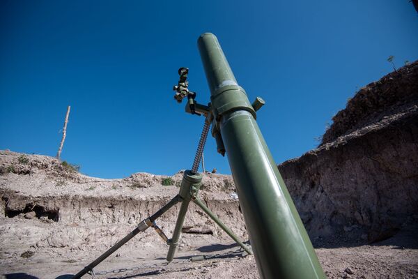 Այստեղ են երկու գերի վերցրել, կամ ինչպես են ապրում զինծառայողները Արցախի առաջնագծում Այստեղ են երկու գերի վերցրել, կամ ինչպես են ապրում զինծառայողները Արցախի առաջնագծում - Sputnik Արմենիա