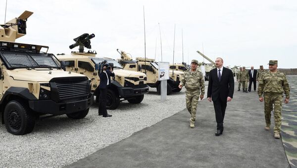 Президент Азербайджана Ильхам Алиев во время визита в военную часть (5 июня 2018). Азербайджан - Sputnik Արմենիա