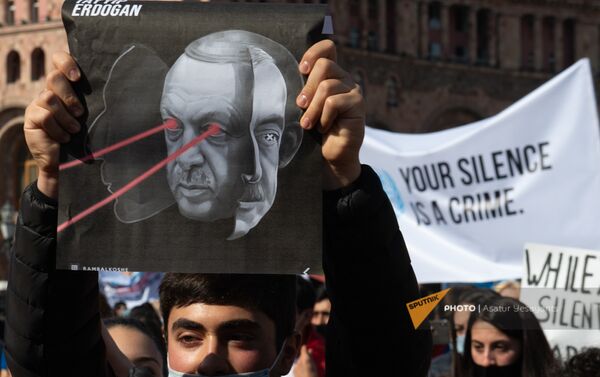 Акция протеста прошла в столице у здания ООН (19 октября 2020). Еревaн - Sputnik Армения