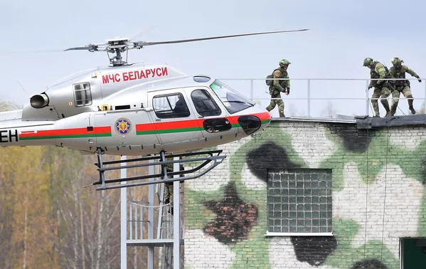 Военнослужащие во время командно-штабных учений ОДКБ Нерушимое братство 2020 на полигоне Лосвидо под Витебском - Sputnik Армения