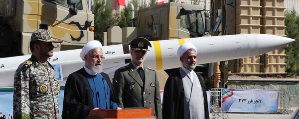 Президент Ирана Хасан Роухани во время презентации зенитной ракетной системы Bavar-373 (22 августа 2019). Иран - Sputnik Արմենիա