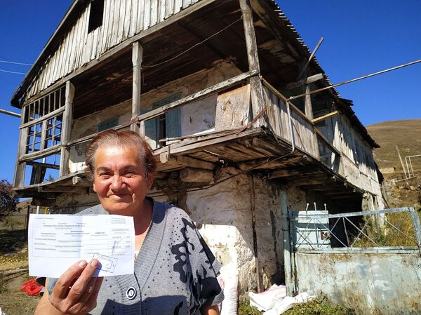 Տարեց զույգը մորթել ու վաճառել է կովն ու գումարը փոխանցել զինծառայողների հիմնադրամին Տարեց զույգը մորթել ու վաճառել է կովն ու գումարը փոխանցել զինծառայողների հիմնադրամին - Sputnik Արմենիա