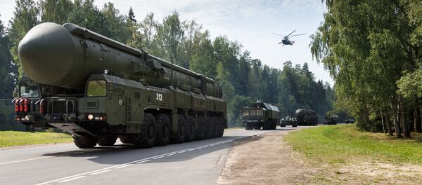 Стратегический ракетный комплекс с межконтинентальной баллистической ракетой мобильного базирования ПГРК Ярс  - Sputnik Армения
