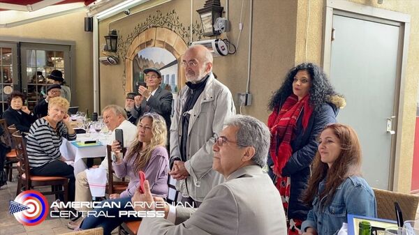 Սոնա Վանն իր մրցանակն ընդունել է արցախյան պատերազմում հերոսացող մարտիկների անունից Սոնա Վանն իր մրցանակն ընդունել է արցախյան պատերազմում հերոսացող մարտիկների անունից - Sputnik Արմենիա