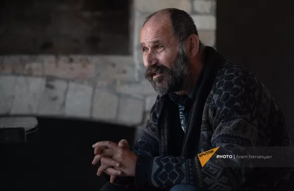 Сириец, белорус и испанцы: отряд добровольцев включился в третью войну в Карабахе Сириец, белорус и испанцы: отряд добровольцев включился в третью войну в Карабахе - Sputnik Армения