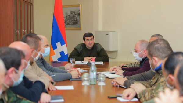 Президент Карабаха Араик Арутюнян во время совещания - Sputnik Армения