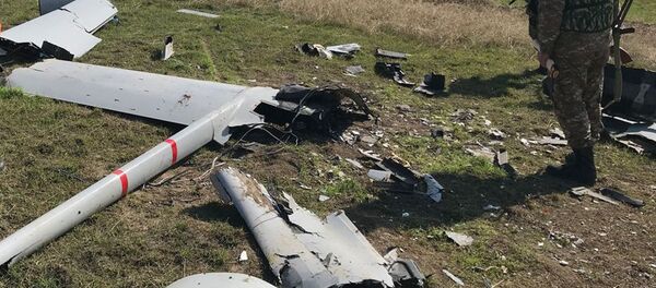 Армия Обороны Карабаха опубликовало новые кадры сбитого турецкого беспилотника Bayraktar ВС АзербайджанаАрмия Обороны Карабаха опубликовало новые кадры сбитого турецкого беспилотника Bayraktar ВС Азербайджана - Sputnik Армения