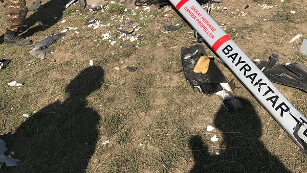 Армия Обороны Карабаха опубликовало новые кадры сбитого турецкого беспилотника Bayraktar ВС Азербайджана - Sputnik Արմենիա