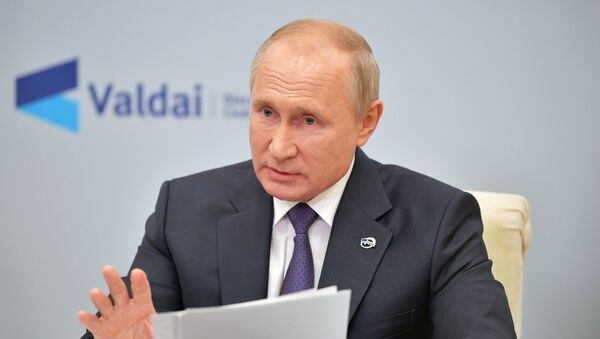 Президент РФ Владимир Путин принимает участие в заседании дискуссионного клуба Валдай - Sputnik Армения