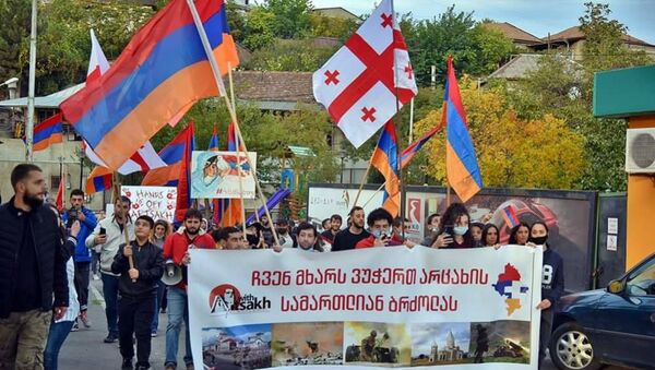 Второй марш тбилисских армян в поддержку армянской армии (23 октября 2020). Тбилиси - Sputnik Армения