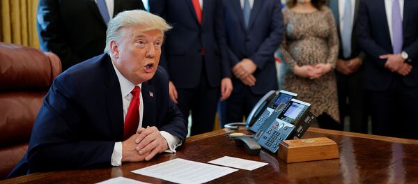 Президент США Дональд Трамп говорит о решении отменить назначение Судана государственным спонсором терроризма (23 октября 2020). Вашингтон - Sputnik Армения