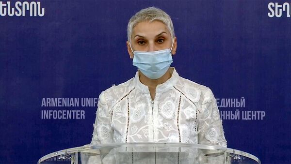 Анестезиолог-реаниматолог Лилит Мусаелян во время брифинга в Едином информационном центре (23 октября 2020). Еревaн - Sputnik Армения
