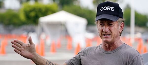 Актер Шон Пенн, основатель организации Community Organized Relief Effort (CORE), проходит собеседование на испытательном полигоне CORE coronavirus в христианском центре Креншоу (21 августа 2020). Лос-Анджелес Актер Шон Пенн, основатель организации Community Organized Relief Effort (CORE), проходит собеседование на испытательном полигоне CORE coronavirus в христианском центре Креншоу (21 августа 2020). Лос-Анджелес - Sputnik Արմենիա