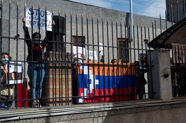 Անդամահատում են ու ասում` նստեք բանակցությունների. արցախցի կանայք պահանջ ունեն ԵՄ դեսպանից Անդամահատում են ու ասում` նստեք բանակցությունների. արցախցի կանայք պահանջ ունեն ԵՄ դեսպանից - Sputnik Արմենիա