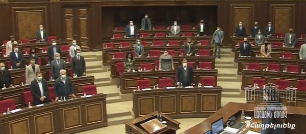 Минута молчания в память о погибших в войне на очередном заседании НС Армении (27 октября 2020). Еревaн Минута молчания в память о погибших в войне на очередном заседании НС Армении (27 октября 2020). Еревaн - Sputnik Արմենիա