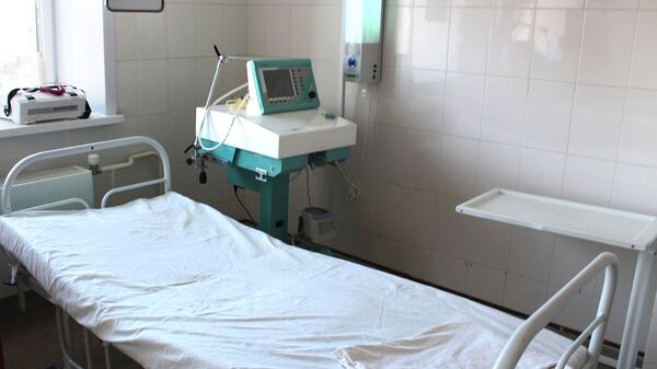 Палата для лечения больных коронавирусом в инфекционном отделении медицинской клиники - Sputnik Արմենիա