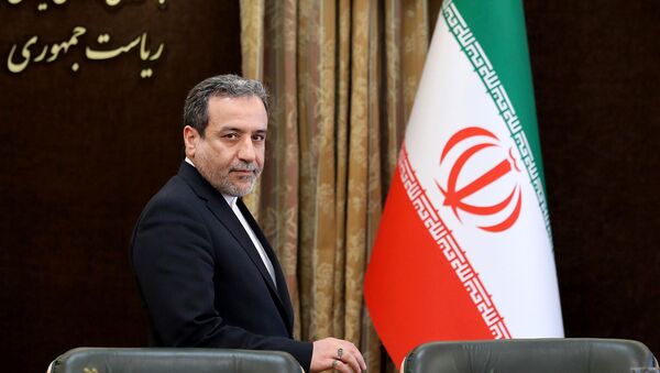Заместитель министра иностранных дел Ирана Аббас Аракчи во время брифинга (7 июля 2019). Тегеран - Sputnik Армения