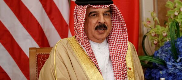 Король Бахрейна Хамад бен Иса Аль Халифа во время встречи с президентом США Дoнальдом Трaмпом (21 мая 2017). Эр-Рияд Король Бахрейна Хамад бен Иса Аль Халифа во время встречи с президентом США Дoнальдом Трaмпом (21 мая 2017). Эр-Рияд - Sputnik Армения